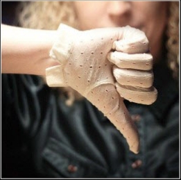 Rankos gestas Mafijos Nariui (Pistoleto forma)